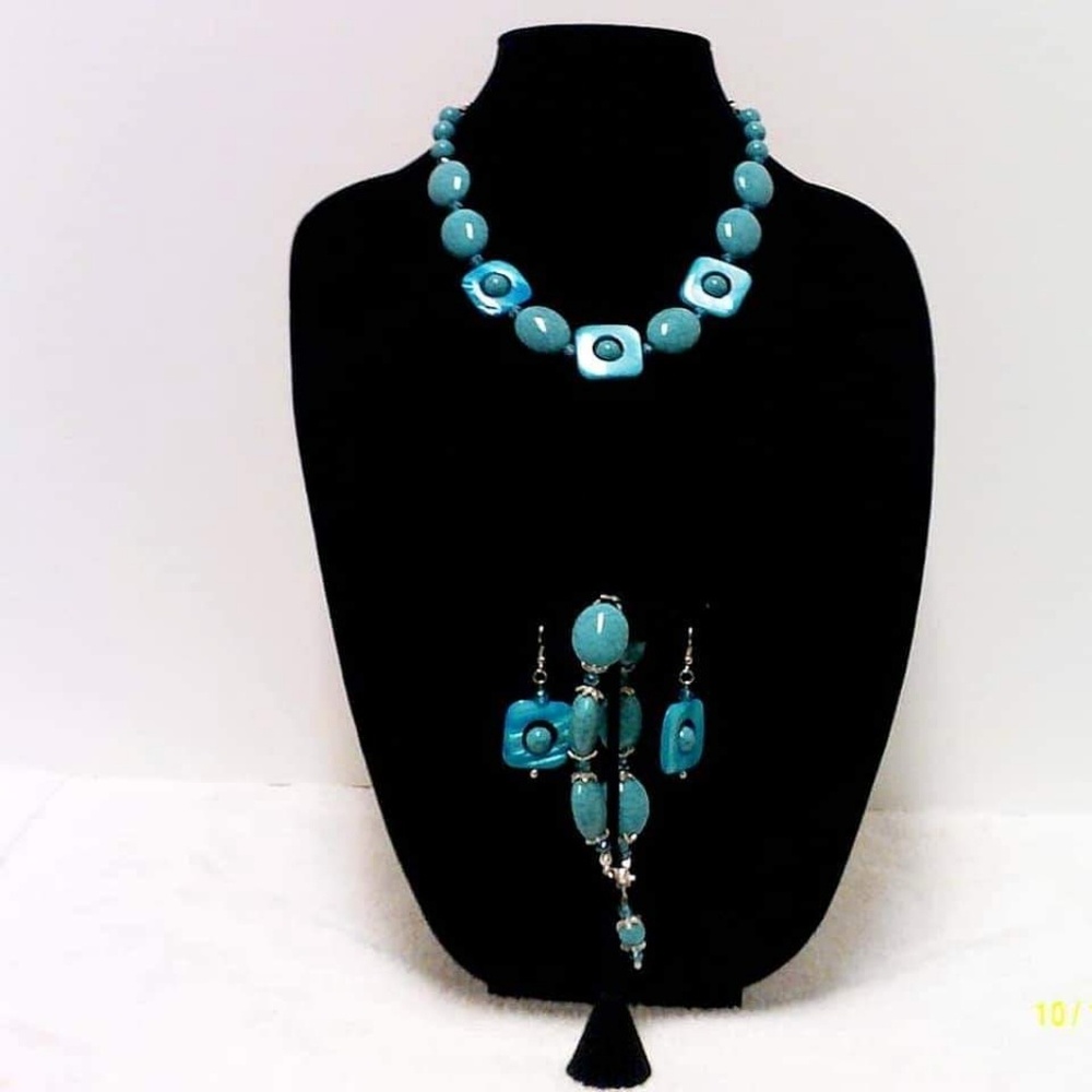 NECKLACE, BRACELET & EARRINGS